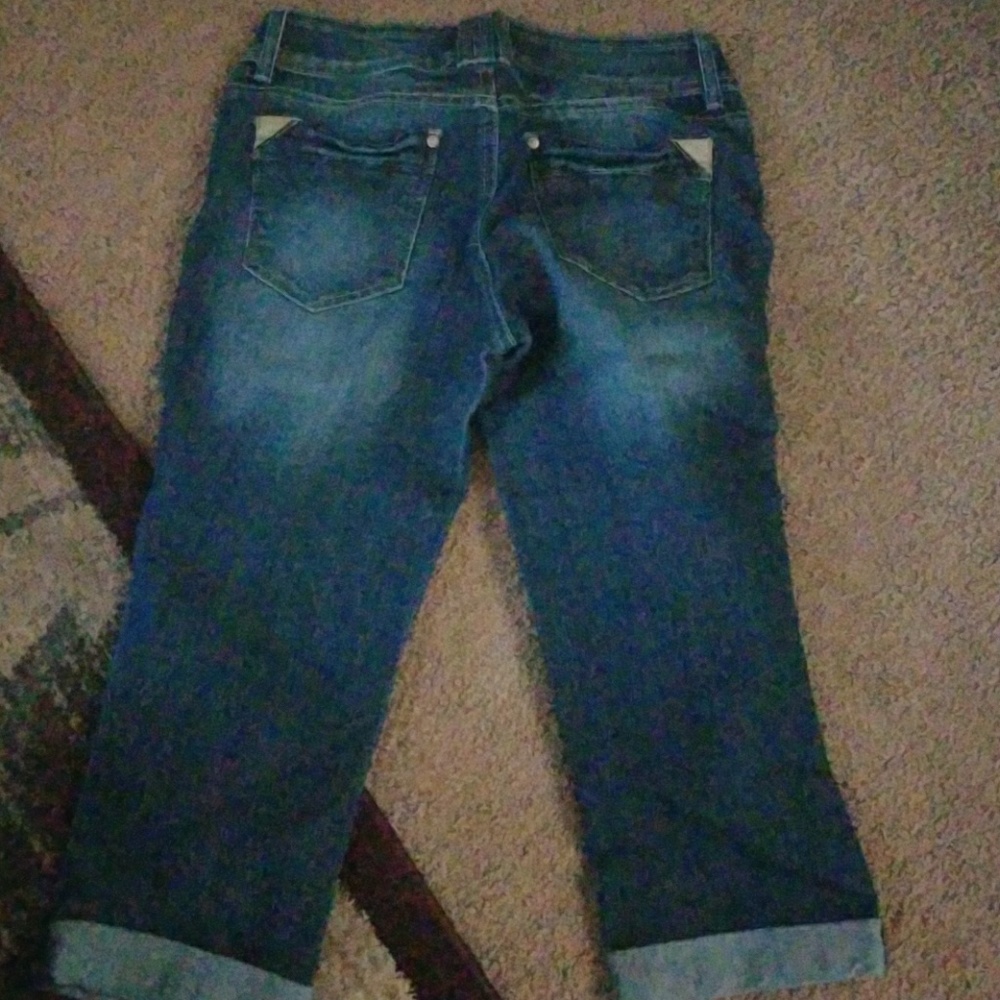 Lei Capri's